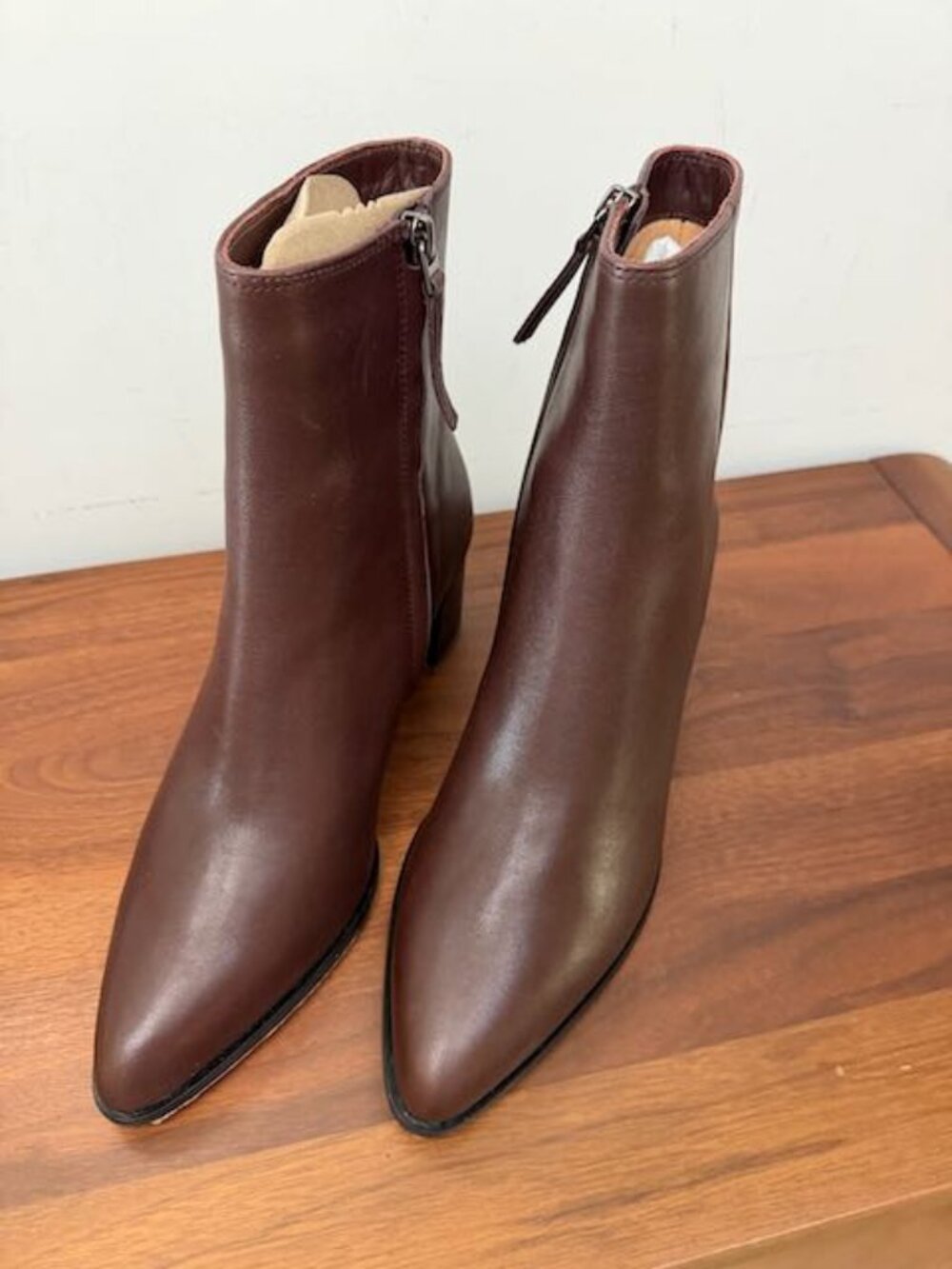 Quince NWT Classic Italian Leather Heeled Espresso Ankle Boots w Side Zip 8.5